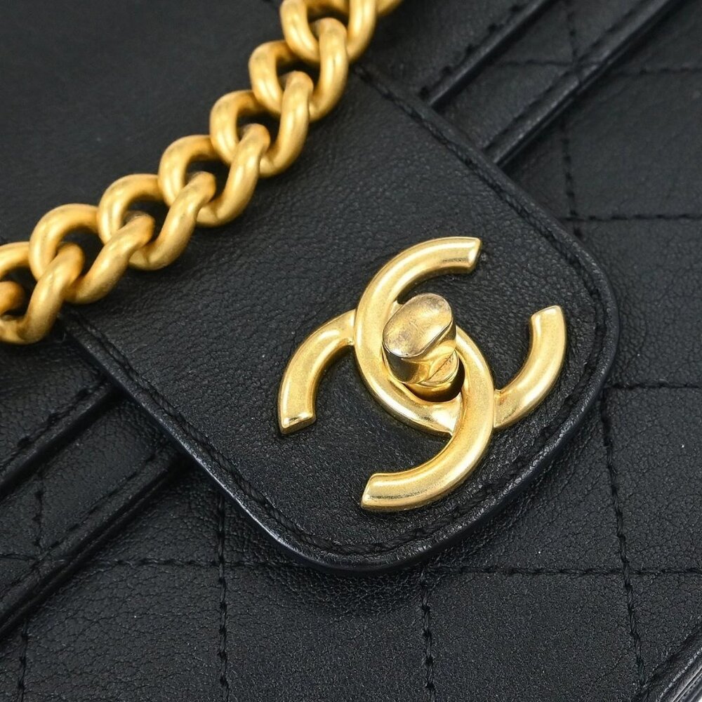Chanel Black Calfskin Shoulder Bag 194309 - Picture 3 of 10